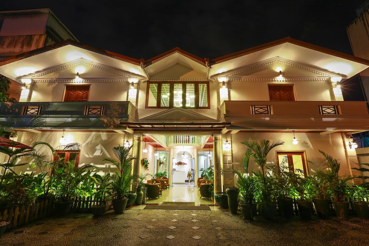 Hotel Ambassador Hill Yangon Exterior foto